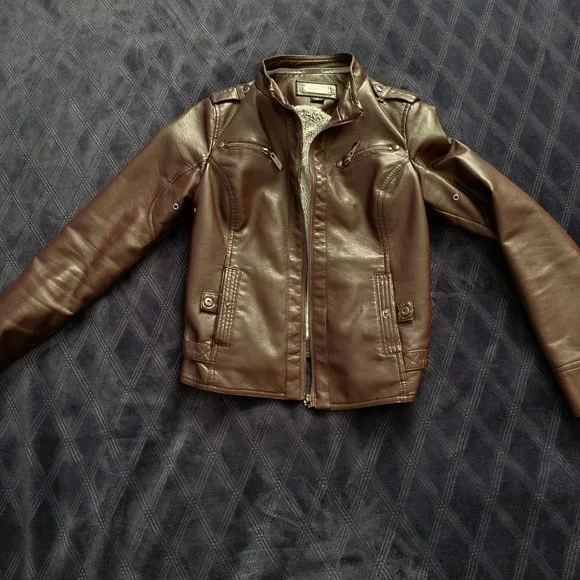 JPUJOU Leather jacket w hood and fur lining - faux Small - Picture 2 of 5